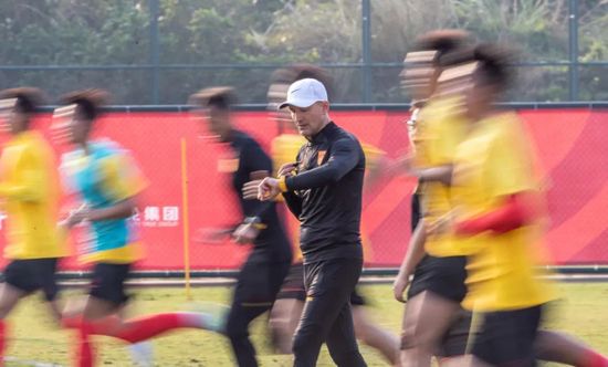 蓝羽：此次来参加2026年全国电影工作会议，请您谈谈参会的感受，也展望一下2026年华夏在电影工作方面的布局。